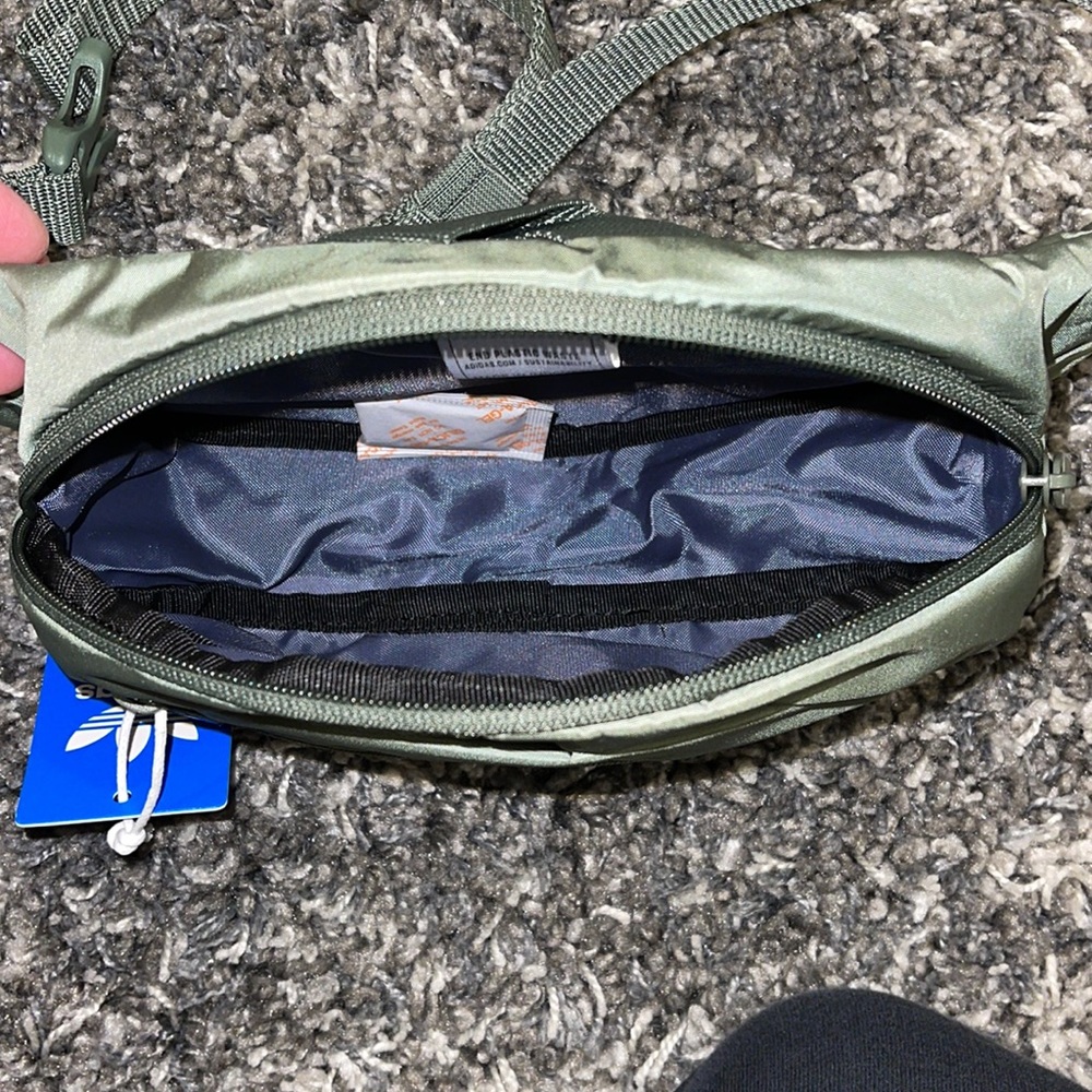 New Adidas Originals National Waist Pack / Crossbody in ( Army, Military Green ) - Picture 10 of 12
